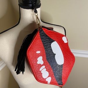 Super Fun Lips handbag or wristlet NWOT